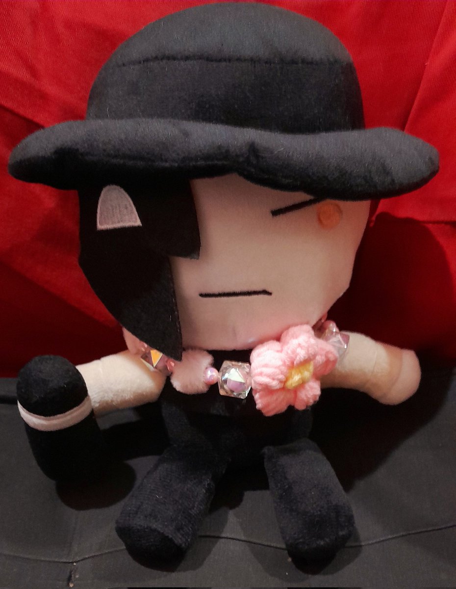 Hoy me compre esta pulsera/llavero pero le di un mejor uso :D
De paso queria aprovechar para agradecer todo los comentarios positivos que no se como responder 👉👈😐