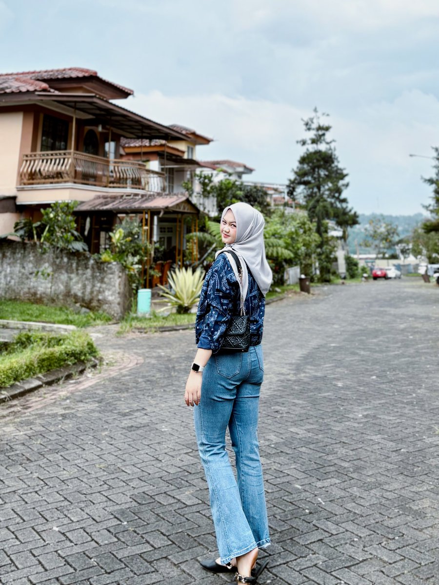 akuww kangen update di twitter udah setahun ga main twitter apa kabar temen temennku hiksss 😭 jaehyun mingyu akuww sekarang udah kerja as a public servant and now i'm more more more happy bcs menjalani hidup sehat hihi 🥺🩷