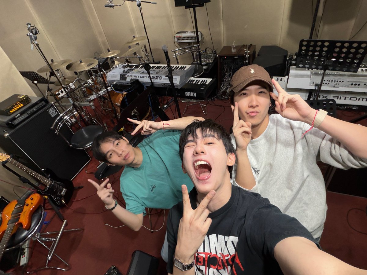 กษิบ๊อง (ปลูกผลเขือเทศ) tweet media