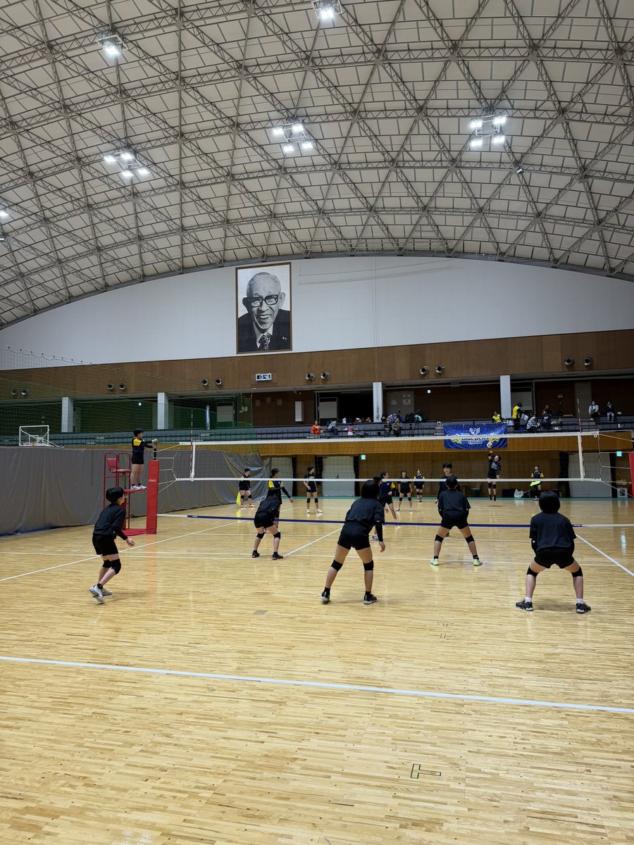 JHS8_U14's tweet photo. 朝早くから大阪日帰り遠征🏐に行ってきました😊✌️

ABチームでの試合まわしで、沢山のセットをこなすことが出来ました。

ブルーベルズJr指導者の方々、保護者の皆様方、本当にありがとうございました。
おかげさまで大変有意義な1日となりました😊

今後ともよろしくお願いします❣️ https://t.co/JiMpg4w9qr