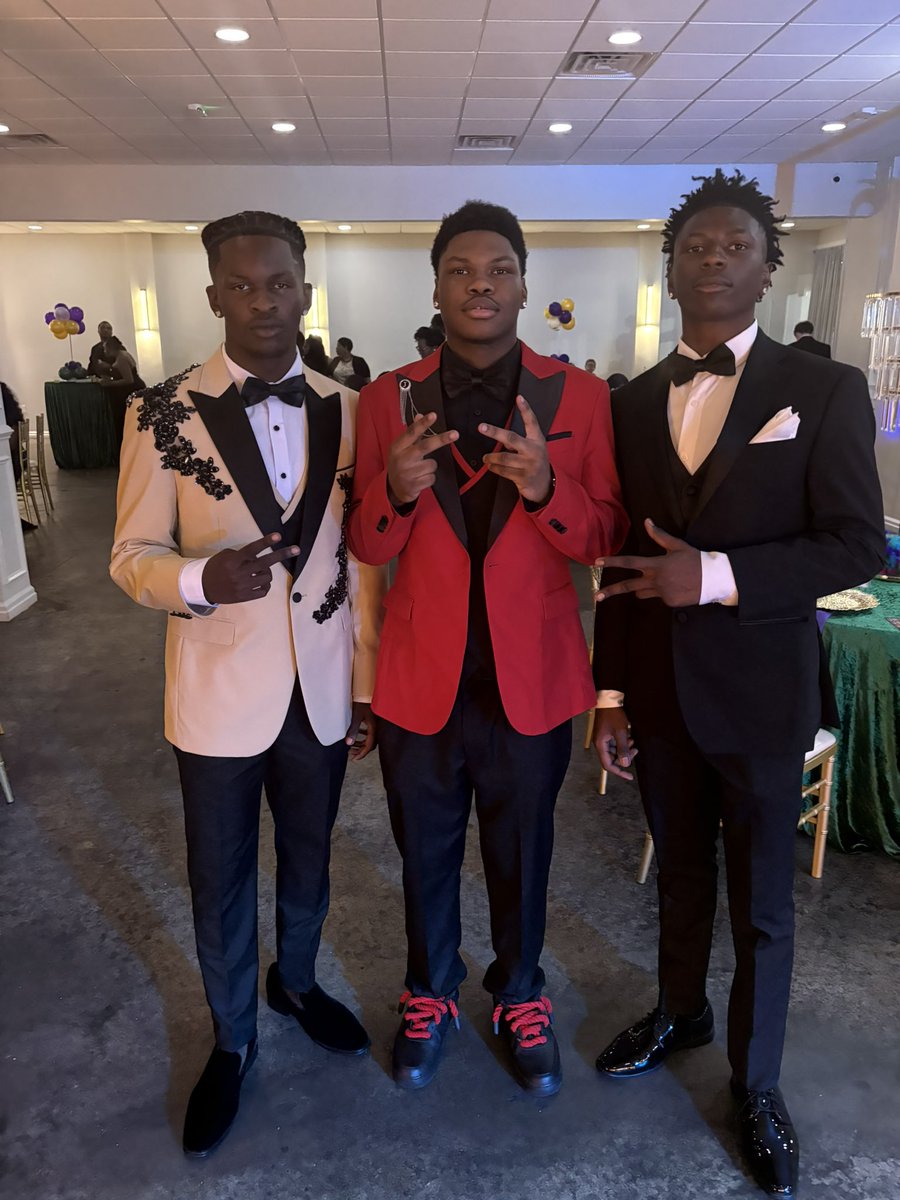 FCHSAP's tweet photo. Highlights from FCHS Prom 2026! 💃🕺 https://t.co/WVq9wfeKhy