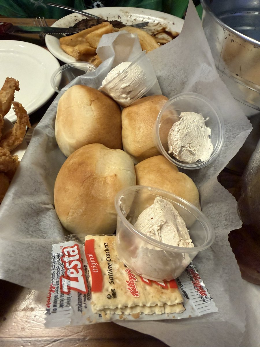 話題のテキサスロードハウス
プライムリブ正直ローリーズより美味しかったな(´ω｀)