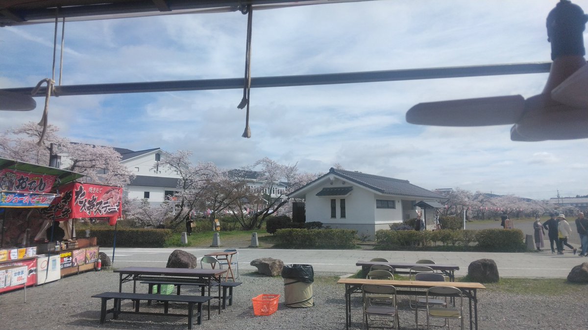 繁忙期始まっ太郎 tweet media