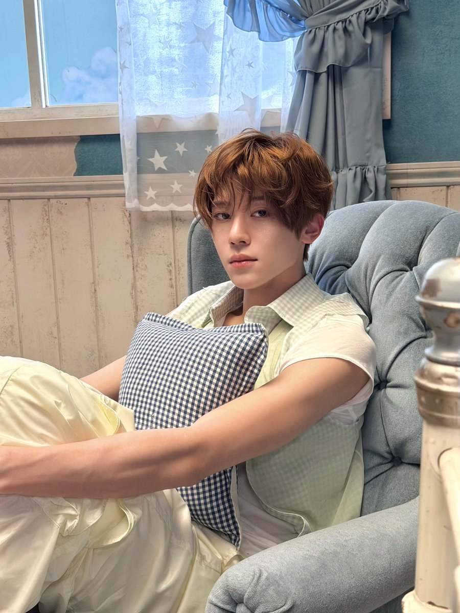 daengchanL tweet media