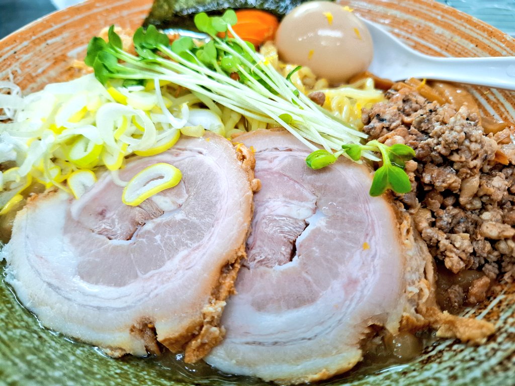 ぴのこ tweet media