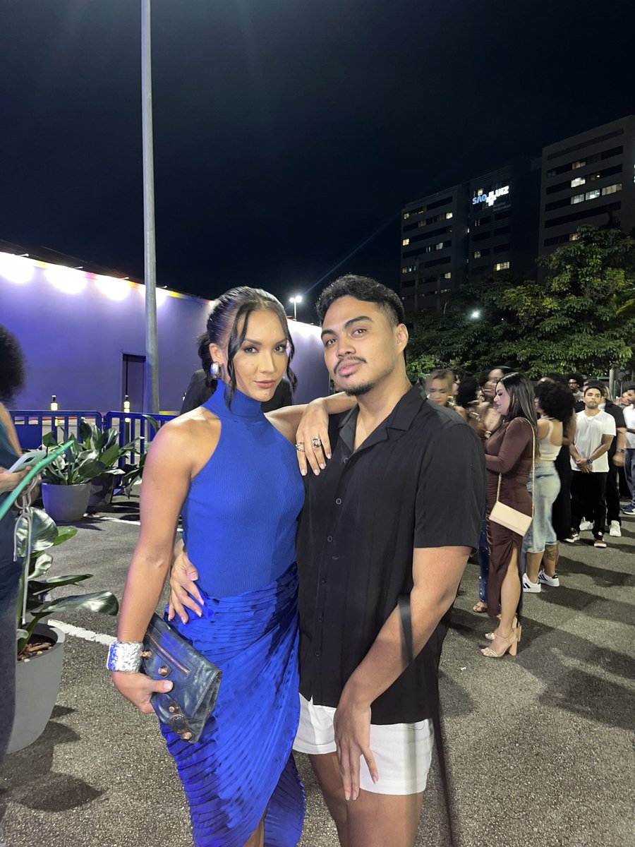 // Coordenadora do Resort. Maxiane acaba de chegar na festa da Tim em São Paulo.