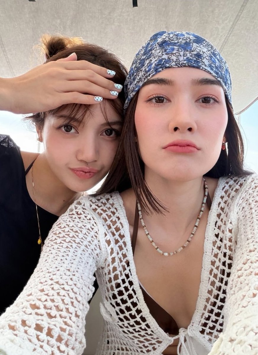 GirlsLove Hub tweet media