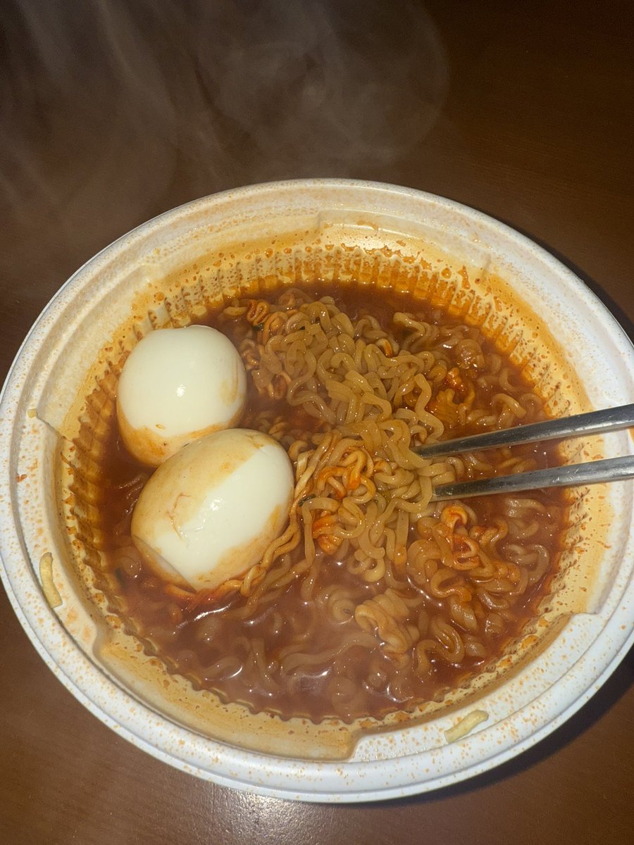 nookigigi's tweet photo. 왕뚜껑 라볶이 https://t.co/qnXjKXj9ap