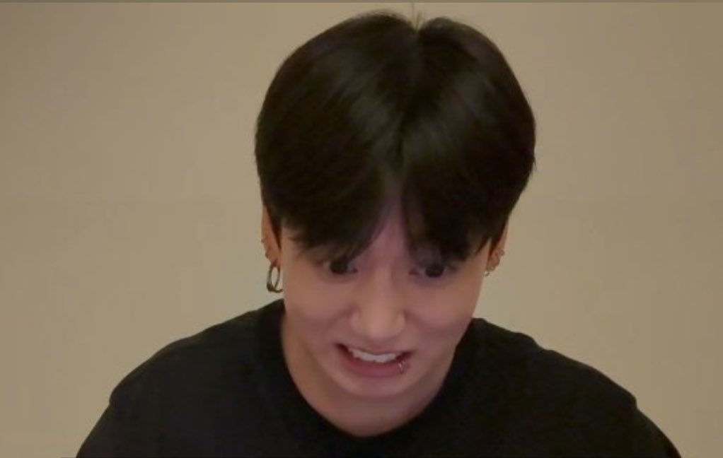 prof. gay okuru buse jeon 김 🪭 tweet media