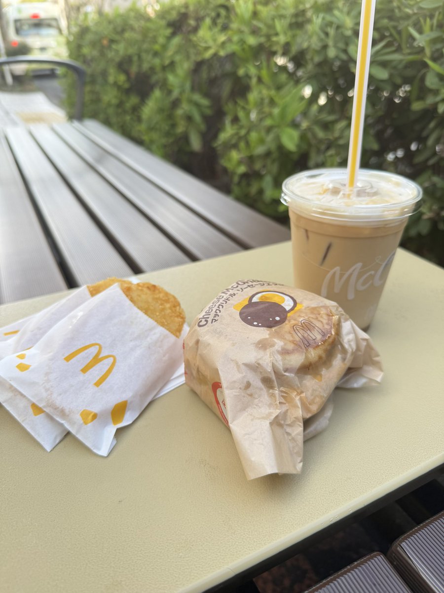 KuChi14's tweet photo. 朝マッ食う🍔

今日も1日がんばります！ https://t.co/XOpK7OM71Y