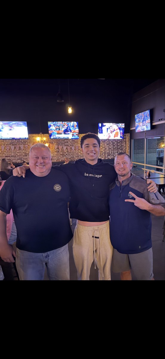 CoachDickson11's tweet photo. Got to catch up with one of the best dudes that I have had the pleasure of coaching @ian_inman2 @CUBuffsMBB @cp_hoops https://t.co/QNaZH8ZOC6