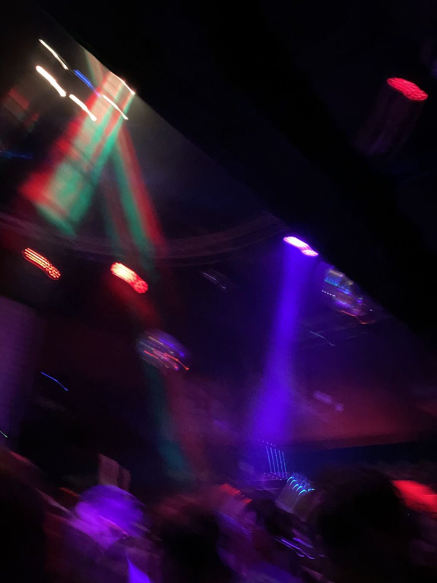 ✦ ━ ✞ ━ ✦ tweet media