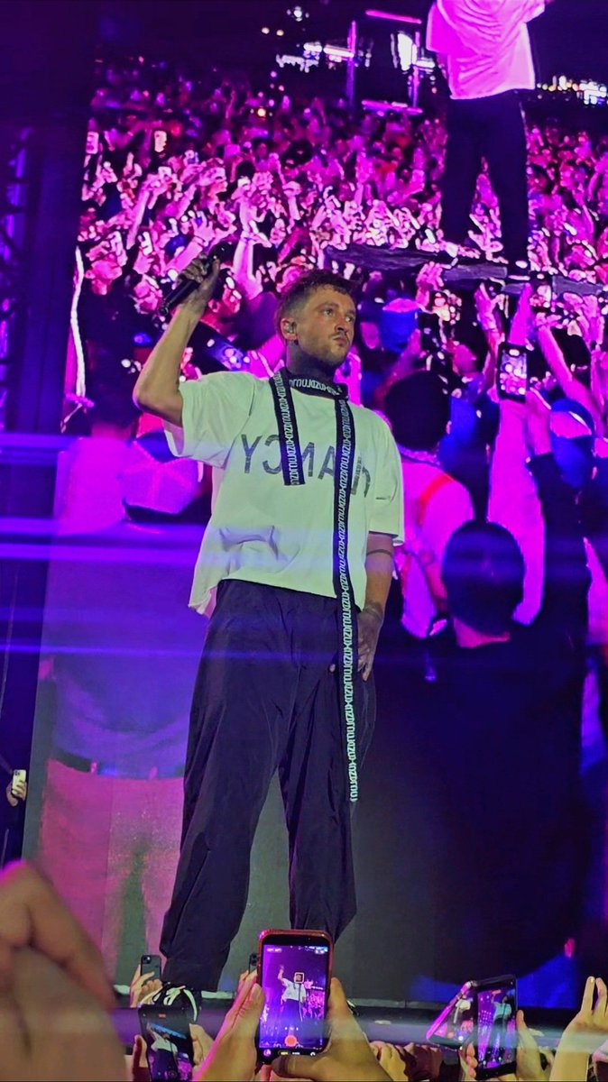 MULBERRYRRY's tweet photo. my view in indy last night after convincing myself for years ill never get a pit experience https://t.co/V5cYgXtIZE