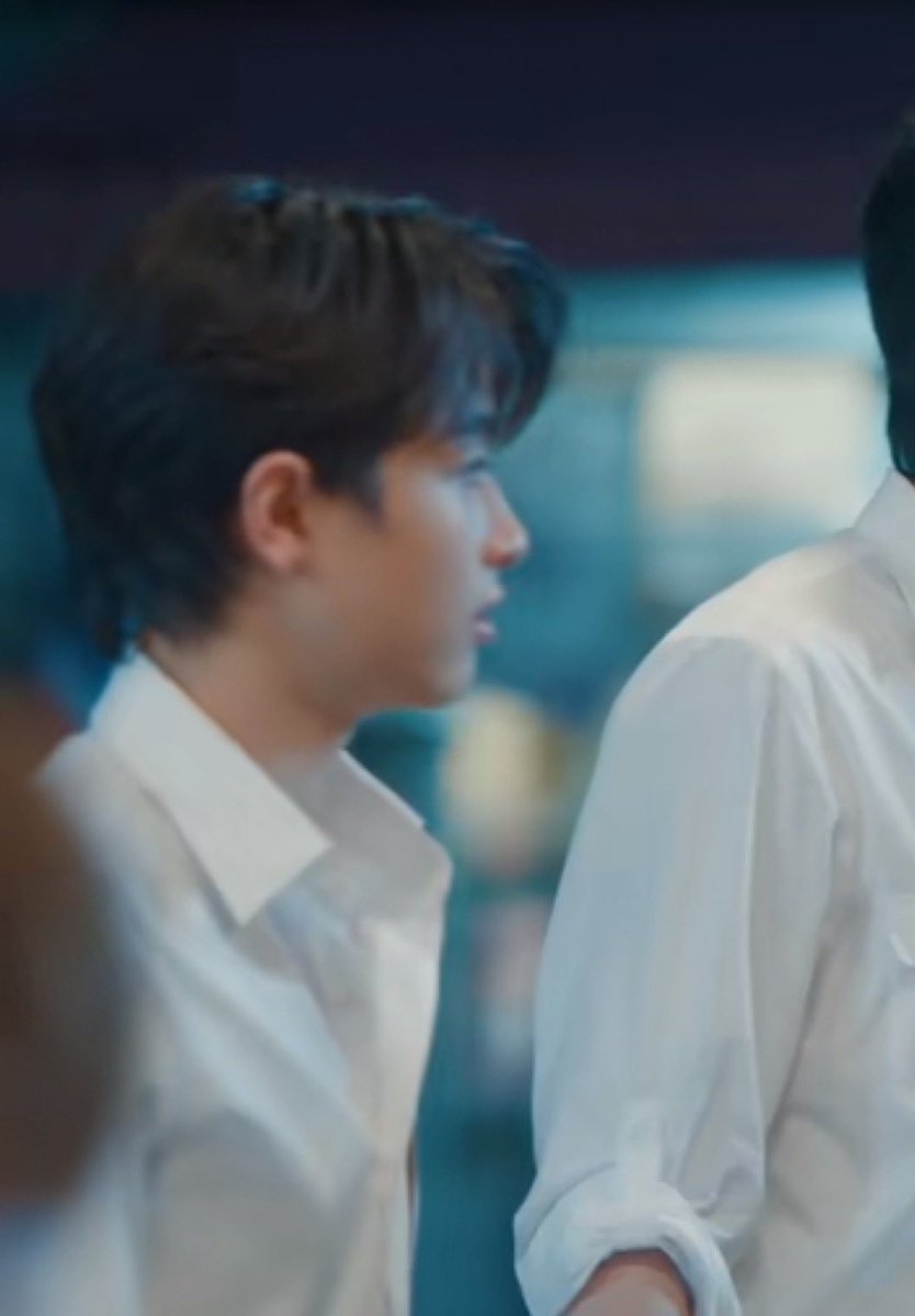 𝕒𝕞• ᴍʀ. ғᴀɴʙᴏʏ ᴇʀᴀ🦋🐱 tweet media