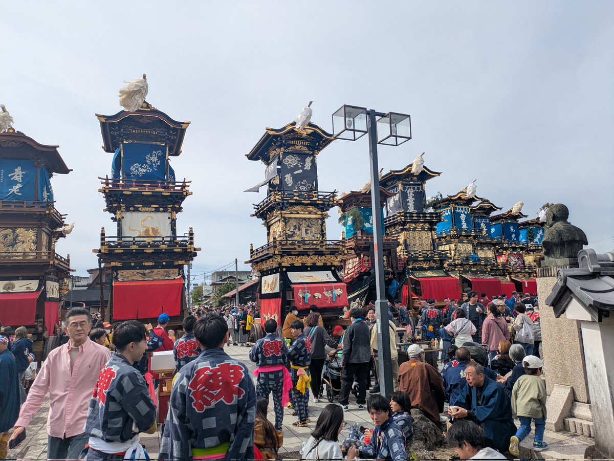 Ued_ekimemo's tweet photo. 犬山城来たけど、祭りあるせいで激混み https://t.co/ocWWUqsXC2