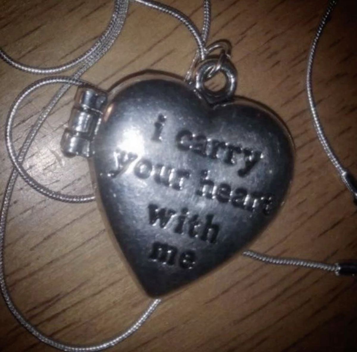 ♱⃓ L tweet media