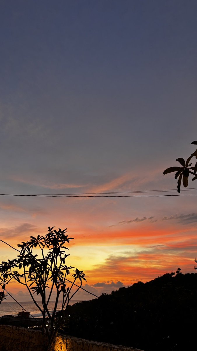 𝜗ৎ kell tweet media