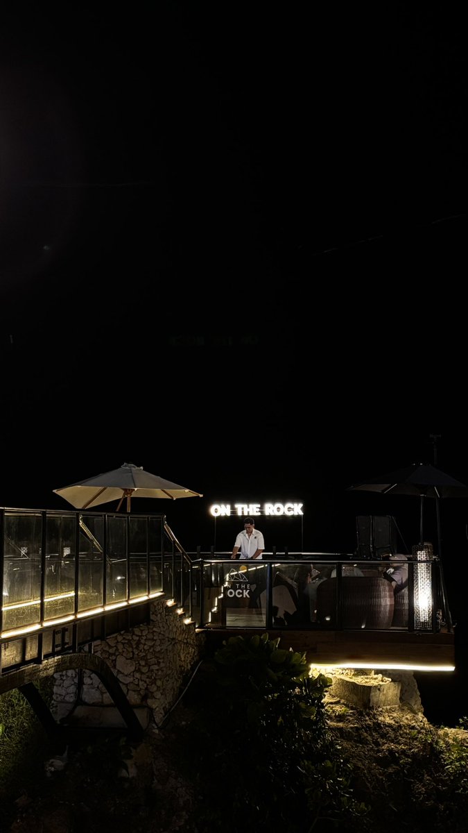 𝜗ৎ kell tweet media