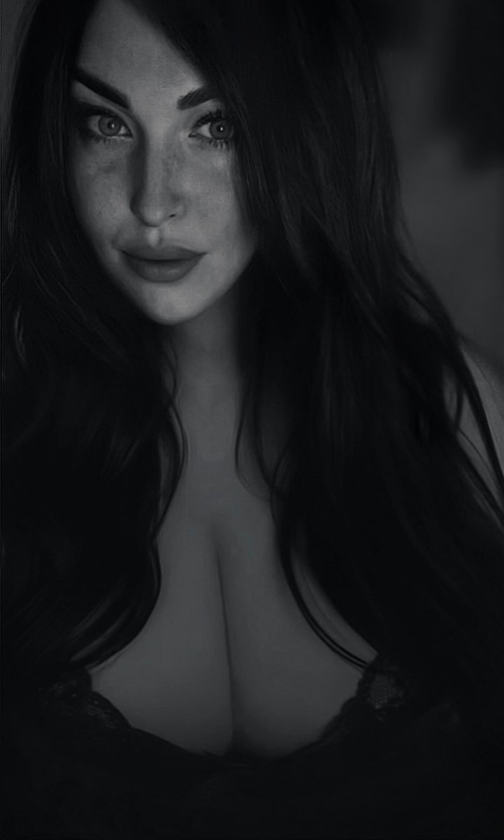 𝔏𝔞𝔲𝔯𝔞 𝔐𝔞𝔯𝔰🥀 tweet media