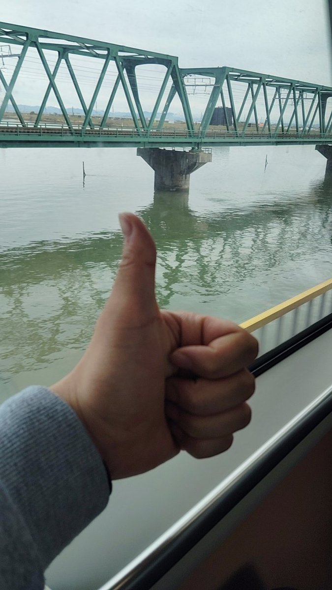 めれめれ tweet media