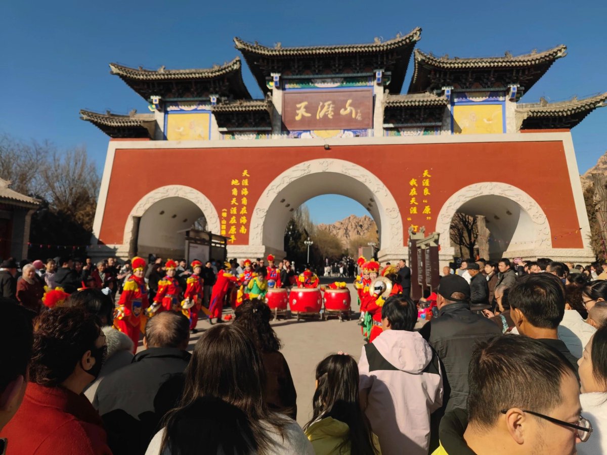 海子边 tweet media