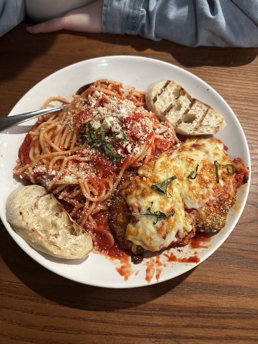 Phil_Amo's tweet photo. @Buccigross Camporosso in Fort Michell, Kentucky has chicken parm as an Easter special and I’d say they nailed it https://t.co/iBoNjnYy6N