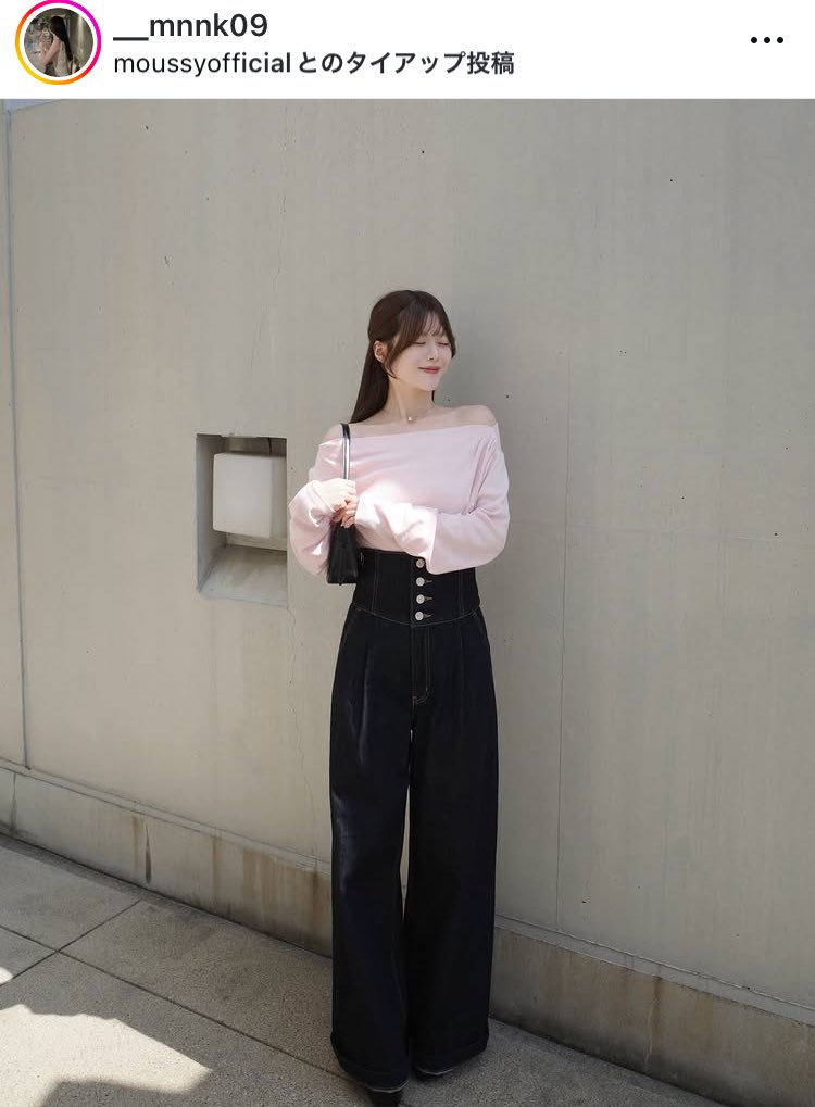 angel___1999's tweet photo. moussyのデニム、ハイウェストにもできるし折って履けるのも可愛すぎ。 https://t.co/0KzRbtYWCE