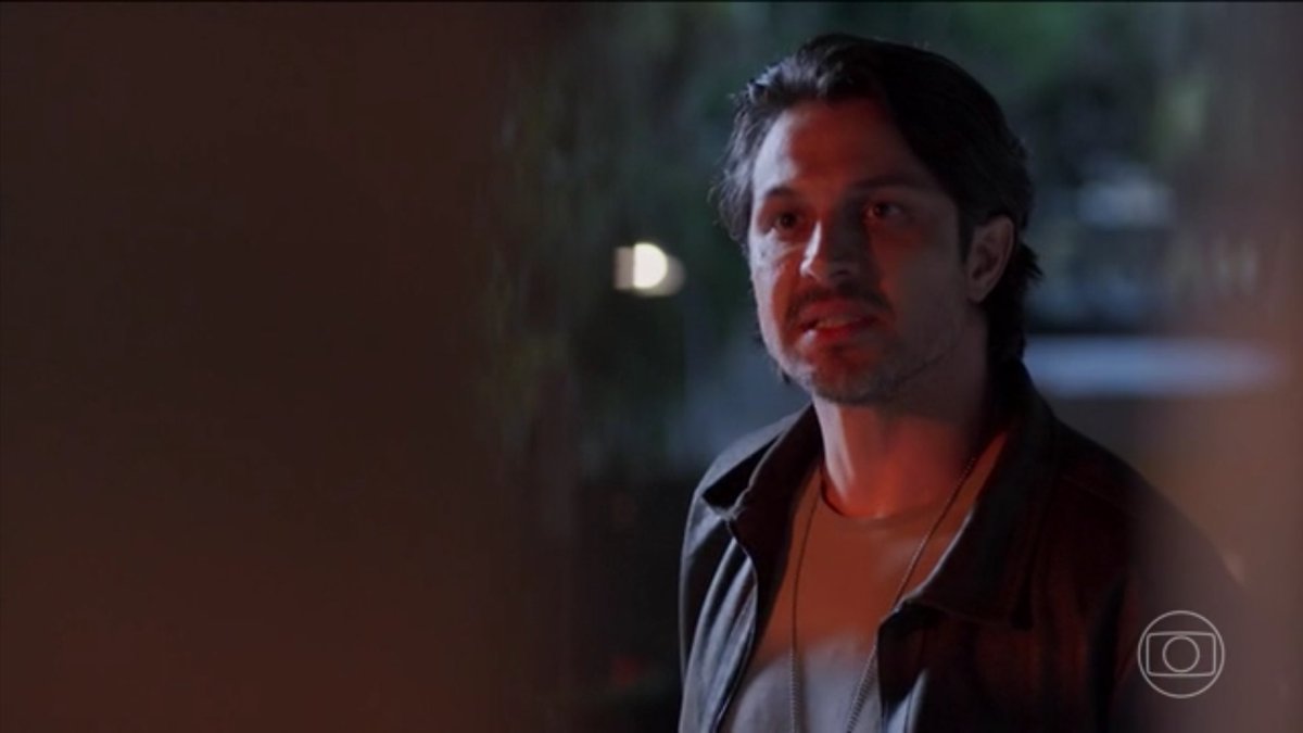 caroline paes. tweet media