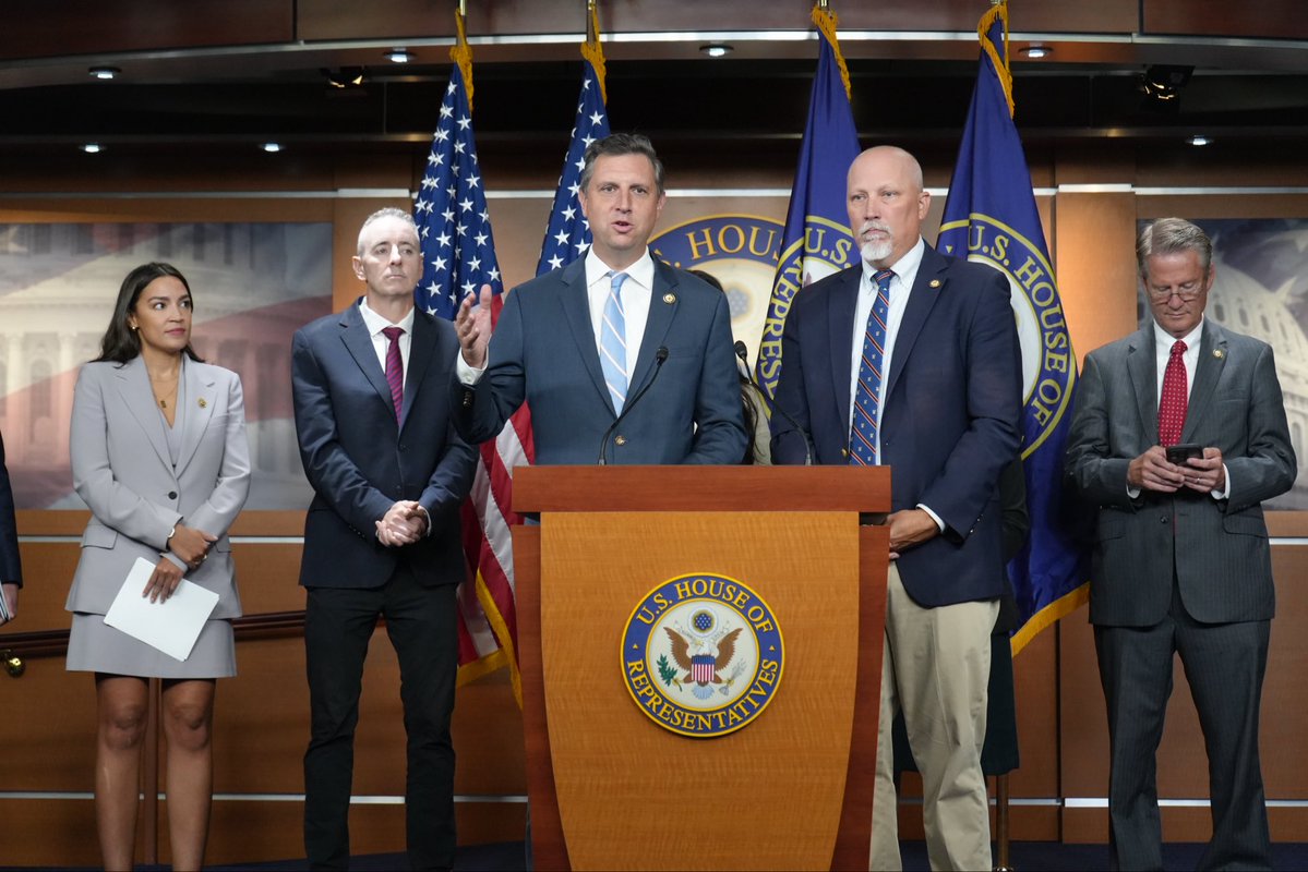 Seth Magaziner tweet media