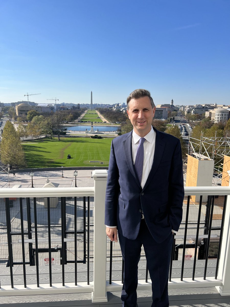 Seth Magaziner tweet media