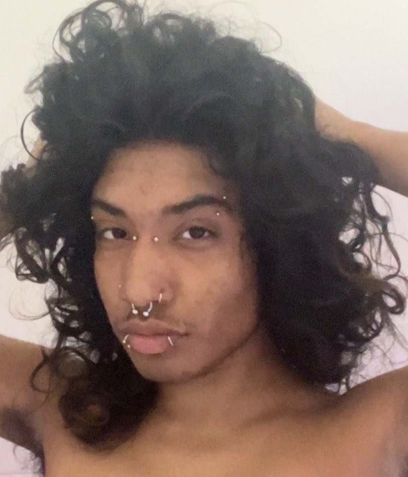 kurom3owz's tweet photo. need to wash my hair but my mug tea https://t.co/Pgr65mEvPV