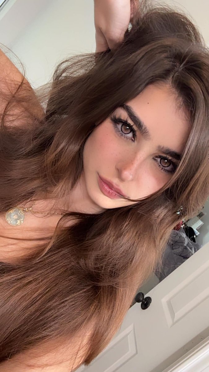 DEATH BATTLE BRACKET TONIGHT :P live now twitch.tv/aruuu
((I'm doin Vtuber since tomorrow we're gonna be doing Sonic Unleashed all day &amp; then Monday is Yakuza Kiwami 2))