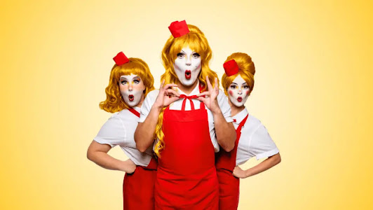 MyMelbourneArts's tweet image. REVIEW: #Chookas is a lively, offbeat cabaret that knows exactly what it is, and embraces the chaos with enough charm and pizzazz to keep the experience zany from start to finish.
mymelbournearts.com/2026/04/chooka…
#MICF #MelbourneComedy #MotleySpielhaus #IndieTheatre
