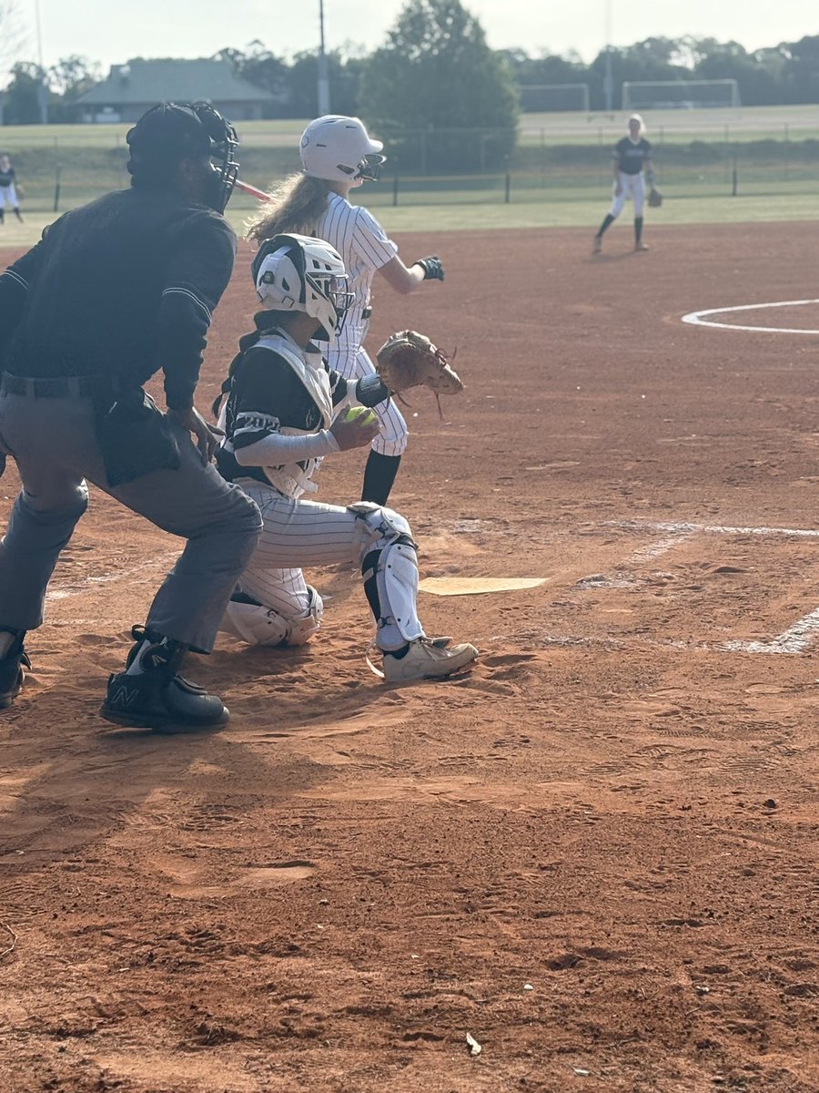 abibrooks23's tweet photo. Spring Break Wrap Up- Started with playing ball in McDonough, Ga and ended having a ball in Orange Beach, AL 🥎🌊🏝️🪂
#Softball
#uncommited2028
#Fastpitch
#SpringBreakSoftball
#StudentAthlete
#SoftballLife
#BeachBreak https://t.co/4jAswIDRwt