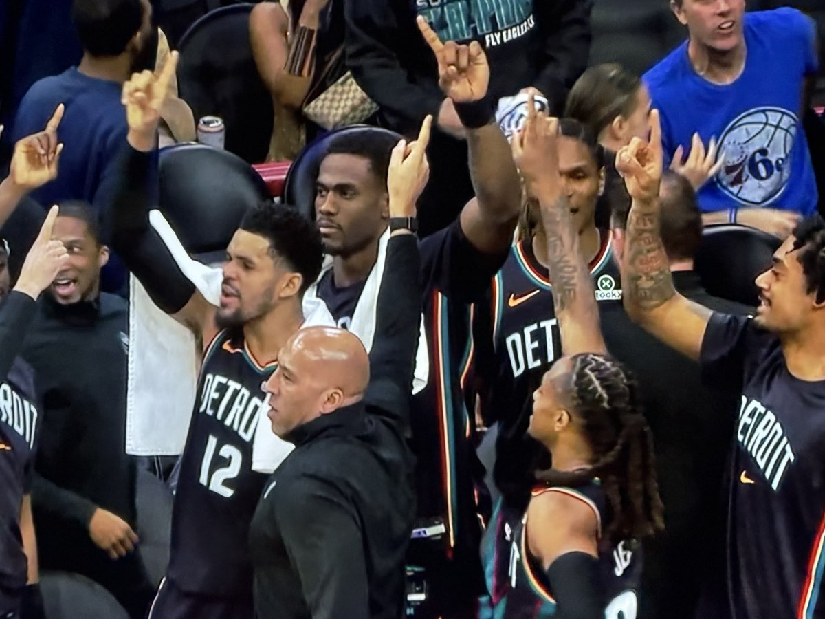 Sean Murphy tweet media