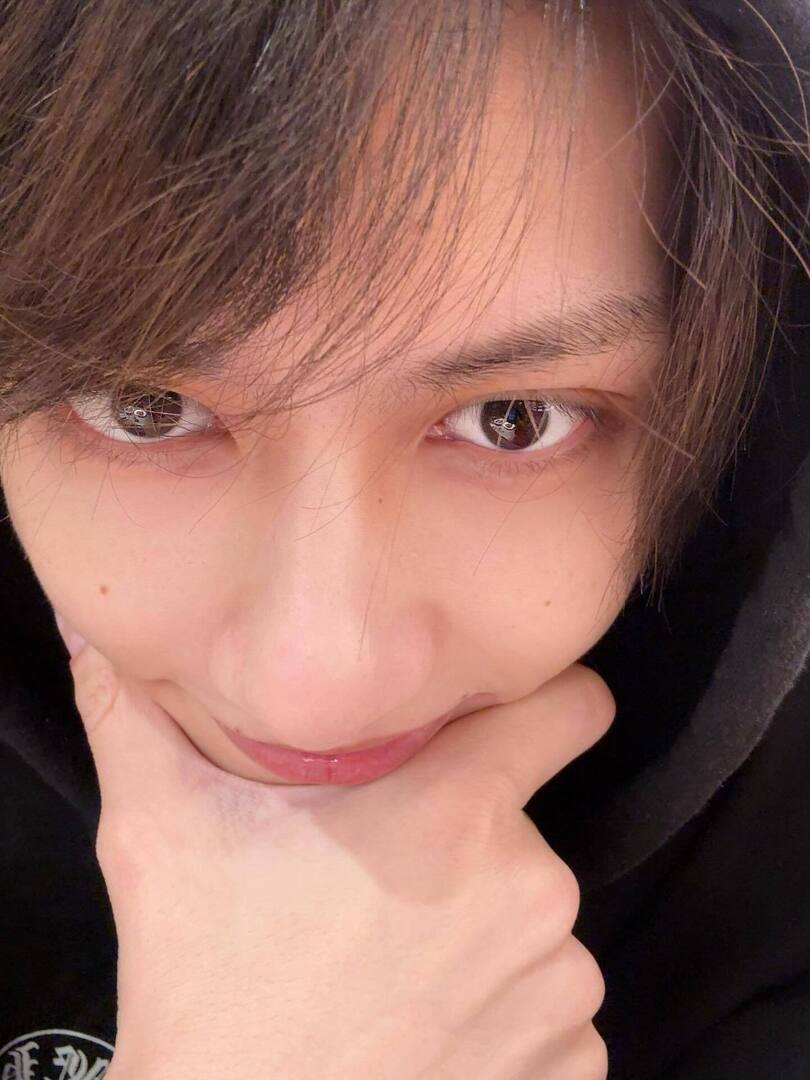 selfolssi ♤ tweet media