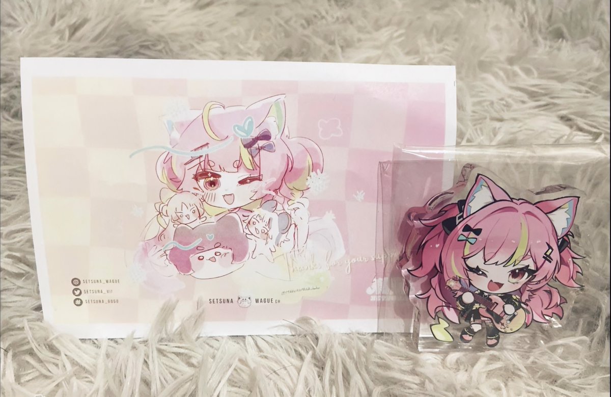 那那一直一來的努力以及對粉粿們的真心付出...
真的一直都有看在眼裡...真的讓我感到好溫暖好幸福...！！
能遇見那那並且成為了那那的粉絲真的真的太好了...
很謝謝那那、謝謝老安、謝謝霸丸以及謝謝空間站的粉粿們！！💖
(偷偷說...這是我追𝗩以來...第一次購買周邊就獻給那那了)

#碗粿粉粿嗨起來