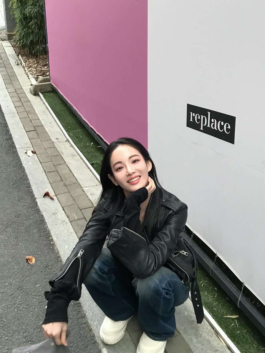 스즈👻 tweet media