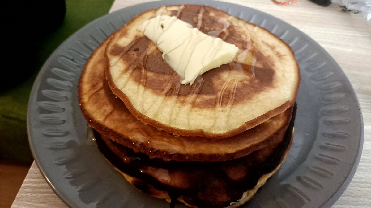 アーベント tweet media