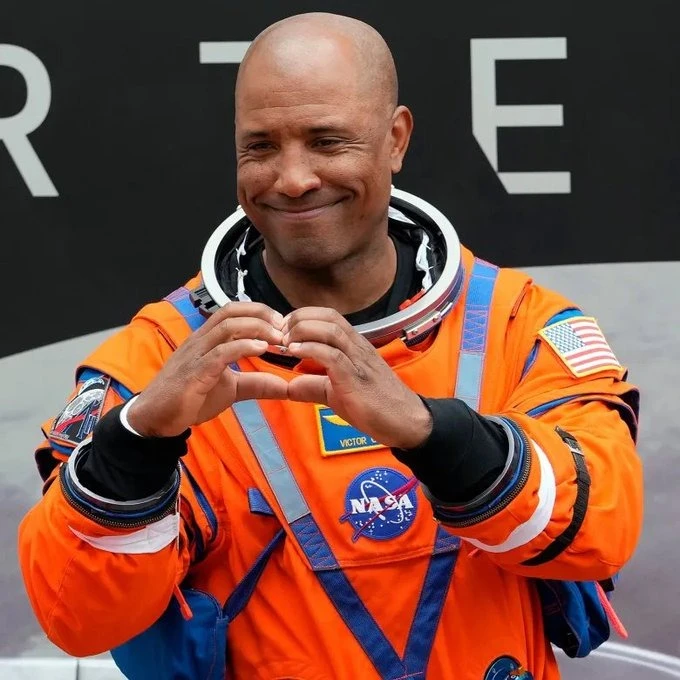 Astronomiaum tweet media