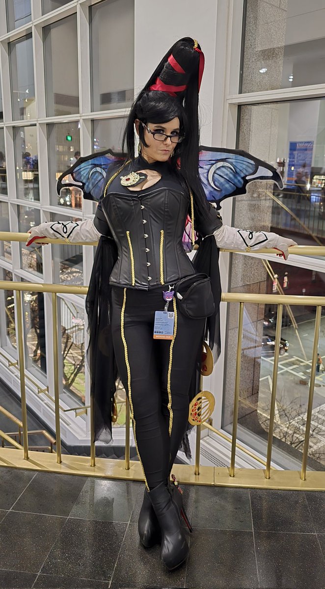 FVieragamer's tweet photo. Having a blast at Anime Boston! If you're in the at the con as well, I'll be cosplaying Bayo again tomorrow! Hope to see you there! #bayonetta #cosplay #animeboston https://t.co/ndX5oygD7l