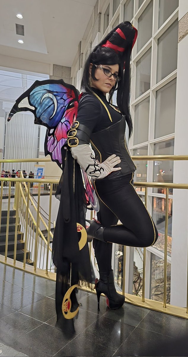 FVieragamer's tweet photo. Having a blast at Anime Boston! If you're in the at the con as well, I'll be cosplaying Bayo again tomorrow! Hope to see you there! #bayonetta #cosplay #animeboston https://t.co/ndX5oygD7l