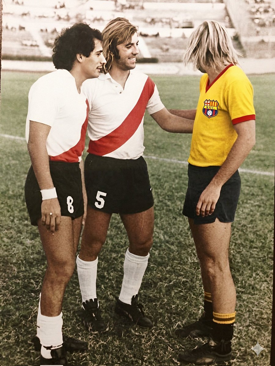 coimbra1990's tweet photo. Dos ex directores técnicos de Barcelona.
Uno dirigió en los 80s, el otro en los 2000s 
#ᶜᵘˡᵗᵘʳᵃᵇˢᶜ @BarcelonaSC https://t.co/8pN0sxsY13