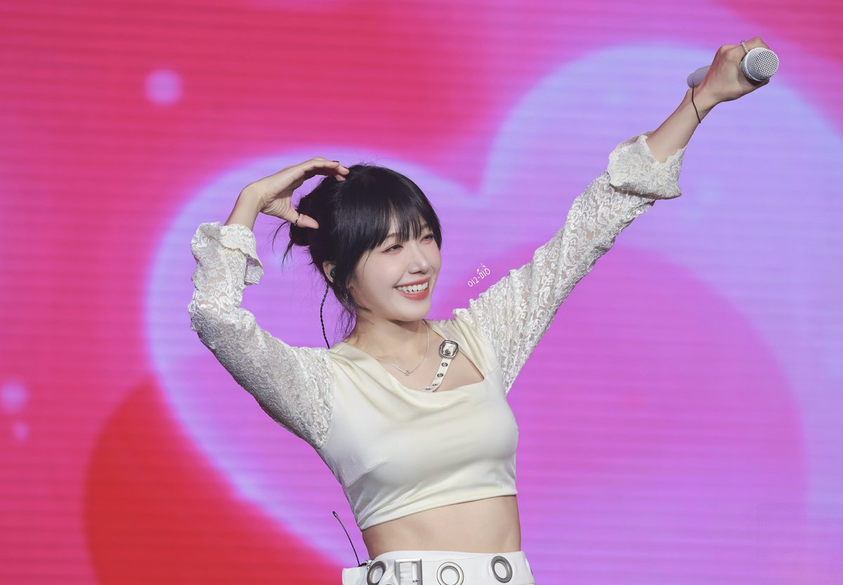 Forever__Eunji's tweet image. 260404 The Origin : Apink 싱가포르 🇸🇬

@Apinkjej 

🐶🫶🏻🐼

#Apink #에이핑크 #정은지 #은지 #郑恩地