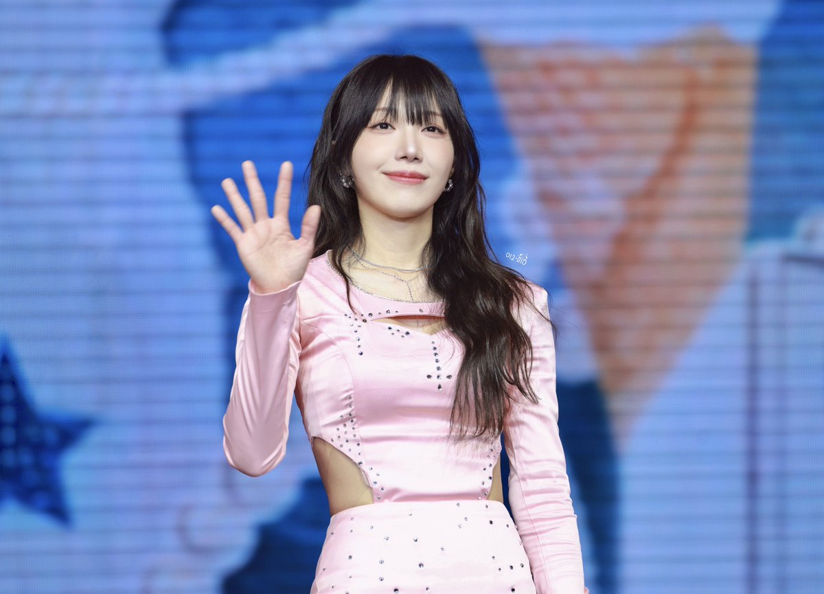 Forever__Eunji's tweet image. 260404 The Origin : Apink 싱가포르 🇸🇬

@Apinkjej 

🐶🫶🏻🐼

#Apink #에이핑크 #정은지 #은지 #郑恩地