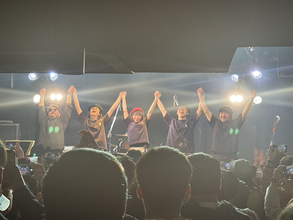 swingingpopsicl's tweet photo. いやいや、、もう昨日は最高過ぎて、、😭余韻中です、、。あらためまして、
30周年（初ライブからw）＆カバー7インチリリパ、
ありがとうございました！🙇🏻‍♂️
MCでもお伝えしましたが、
11/14に大阪でのワンマンライブ（バンド）が決定いたしました！👏🏻👏🏻👏🏻✨ぜひスケジュール空けておいてくださいね〜♪ https://t.co/ouZGckRkt4