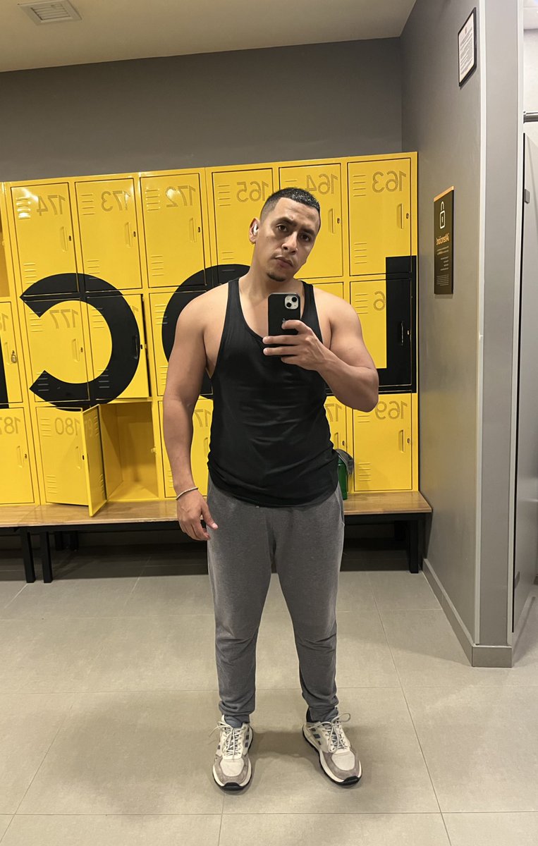 Alexwill27_'s tweet photo. <Cuando acepte mis demonios y mis errores, es cuando más me comencé a amar.🩵> IG: @Alexwill27_ https://t.co/Jqq1N4qaGC
