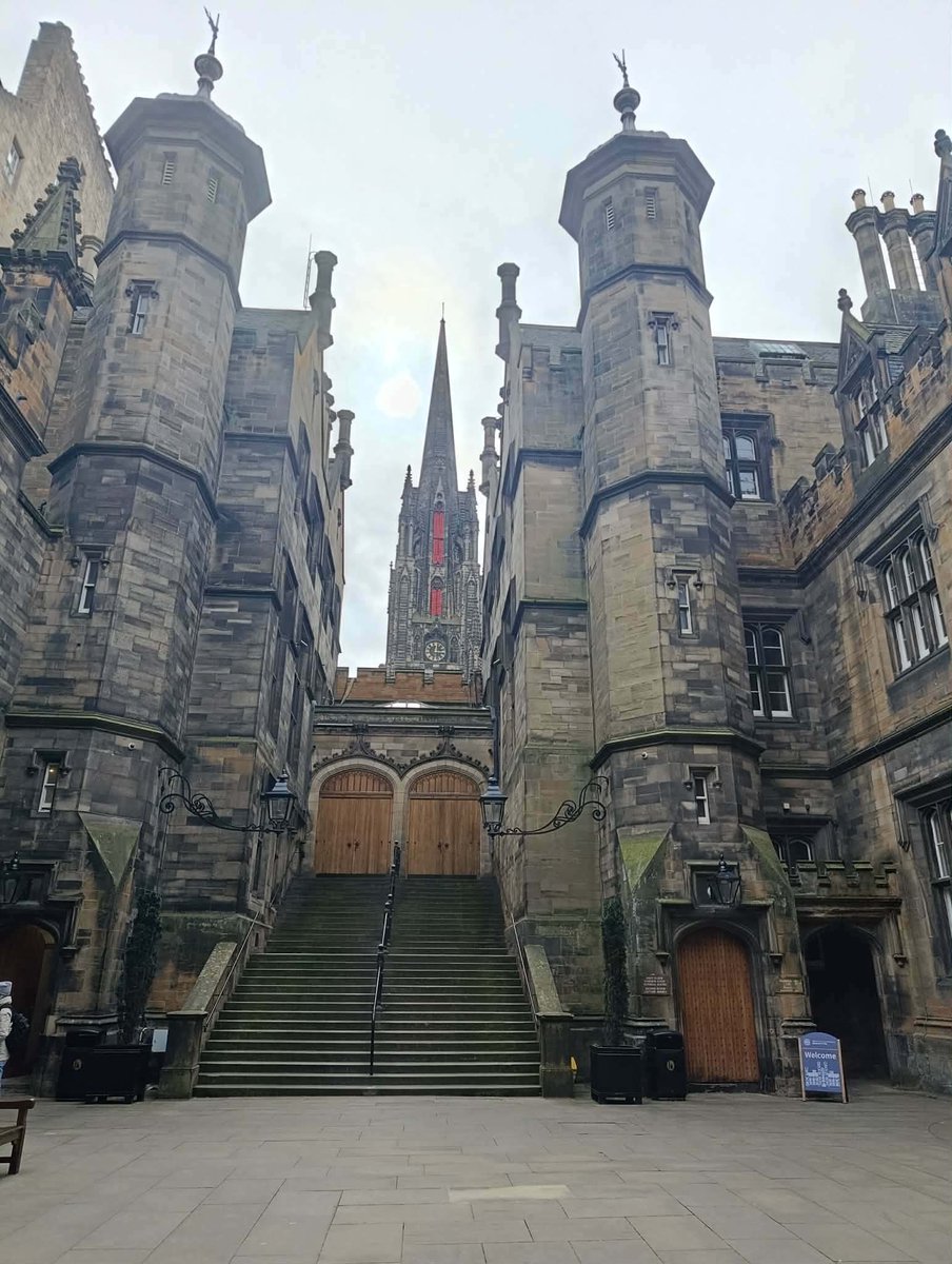 MariaKostis97 tweet media