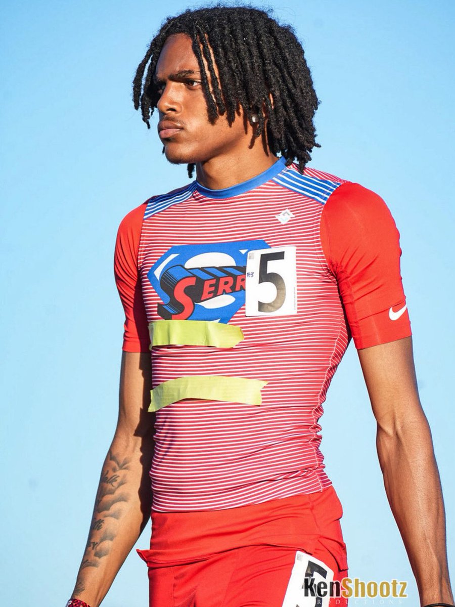 Serra_Track's tweet photo. Congratulations to Dion Edwards for running a PR of 21.29 in the 200 at the Trabuco Hills Invitational. This time makes him #16 overall in CA, #12 sophomore in the nation, and #5 sophomore in CA 🔥
#SerraSpeed https://t.co/HBDdLEgw8L