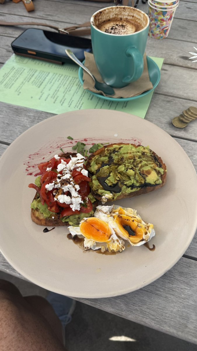 Kylie ♥️ 🥂👋🏻 tweet media